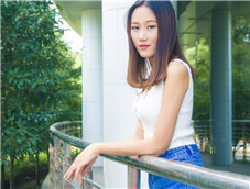 长发美女温柔气质